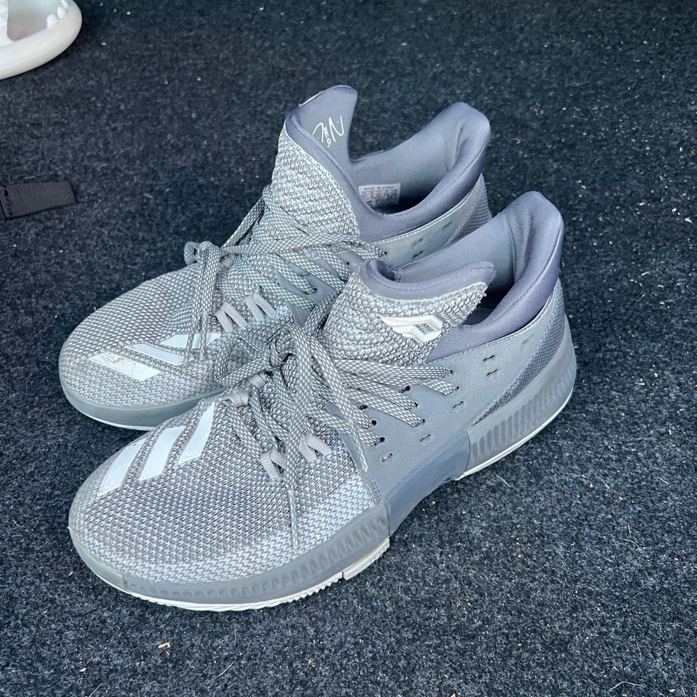 Adidas Dame 3 gray